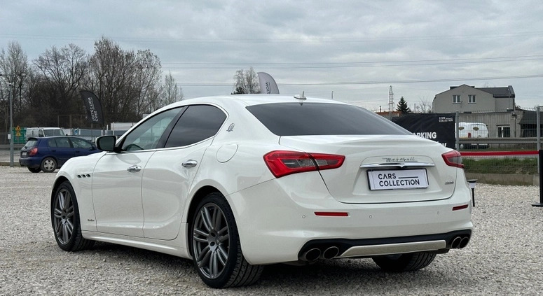 Maserati Ghibli cena 149900 przebieg: 41605, rok produkcji 2018 z Maków Mazowiecki małe 232